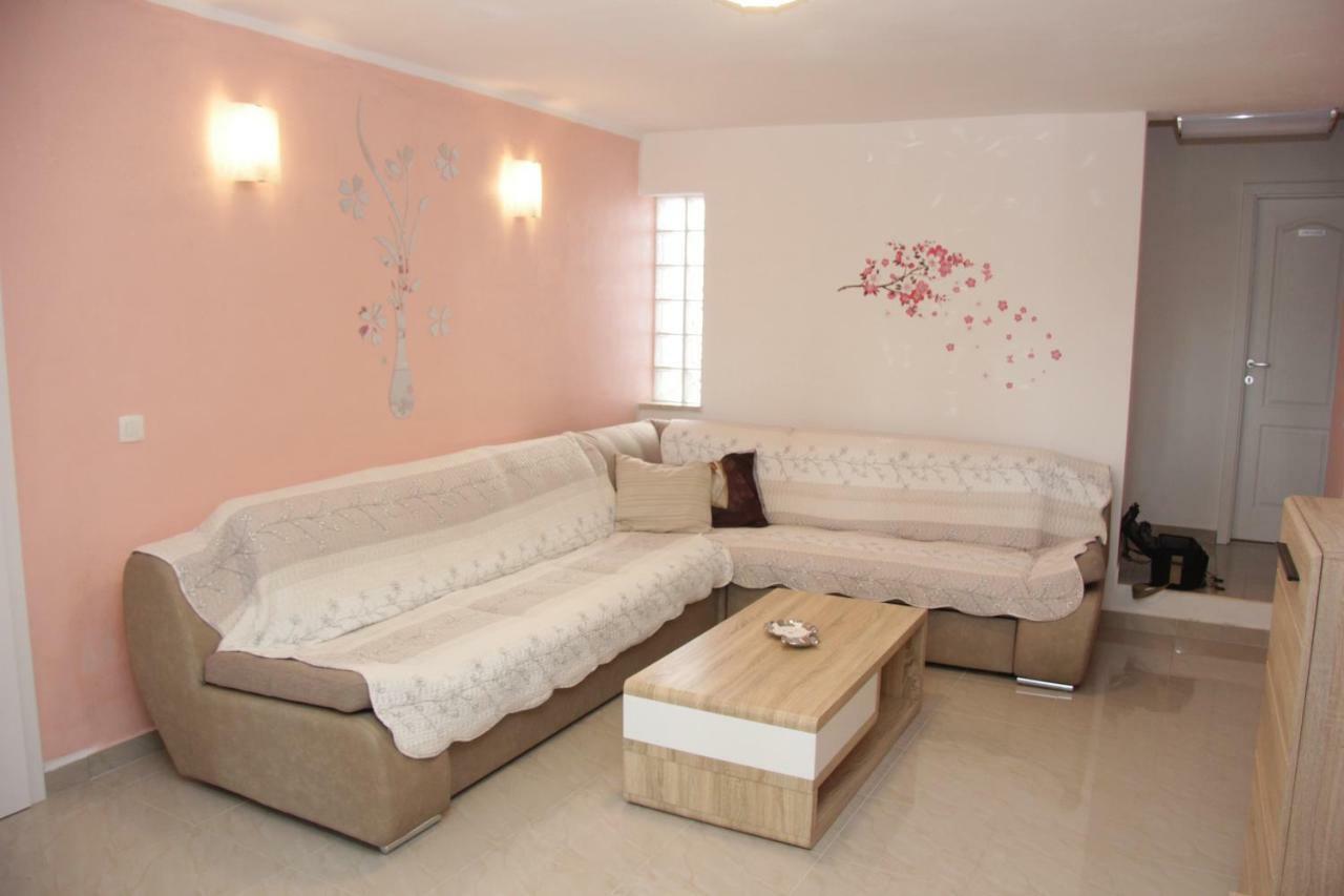 Vacation House "Viola" ฟาชานา ภายนอก รูปภาพ