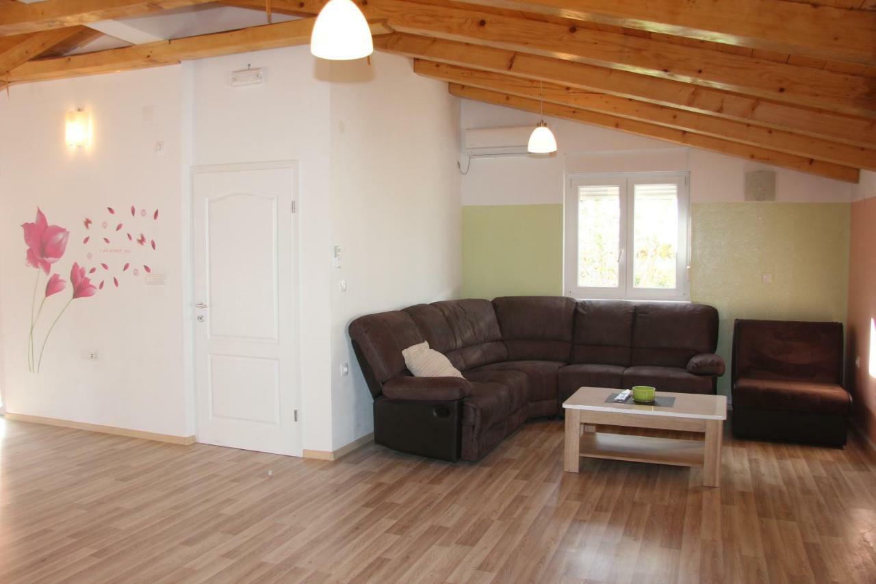 Vacation House "Viola" ฟาชานา ภายนอก รูปภาพ